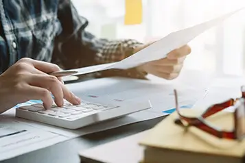 战士生活艰苦怎么形容